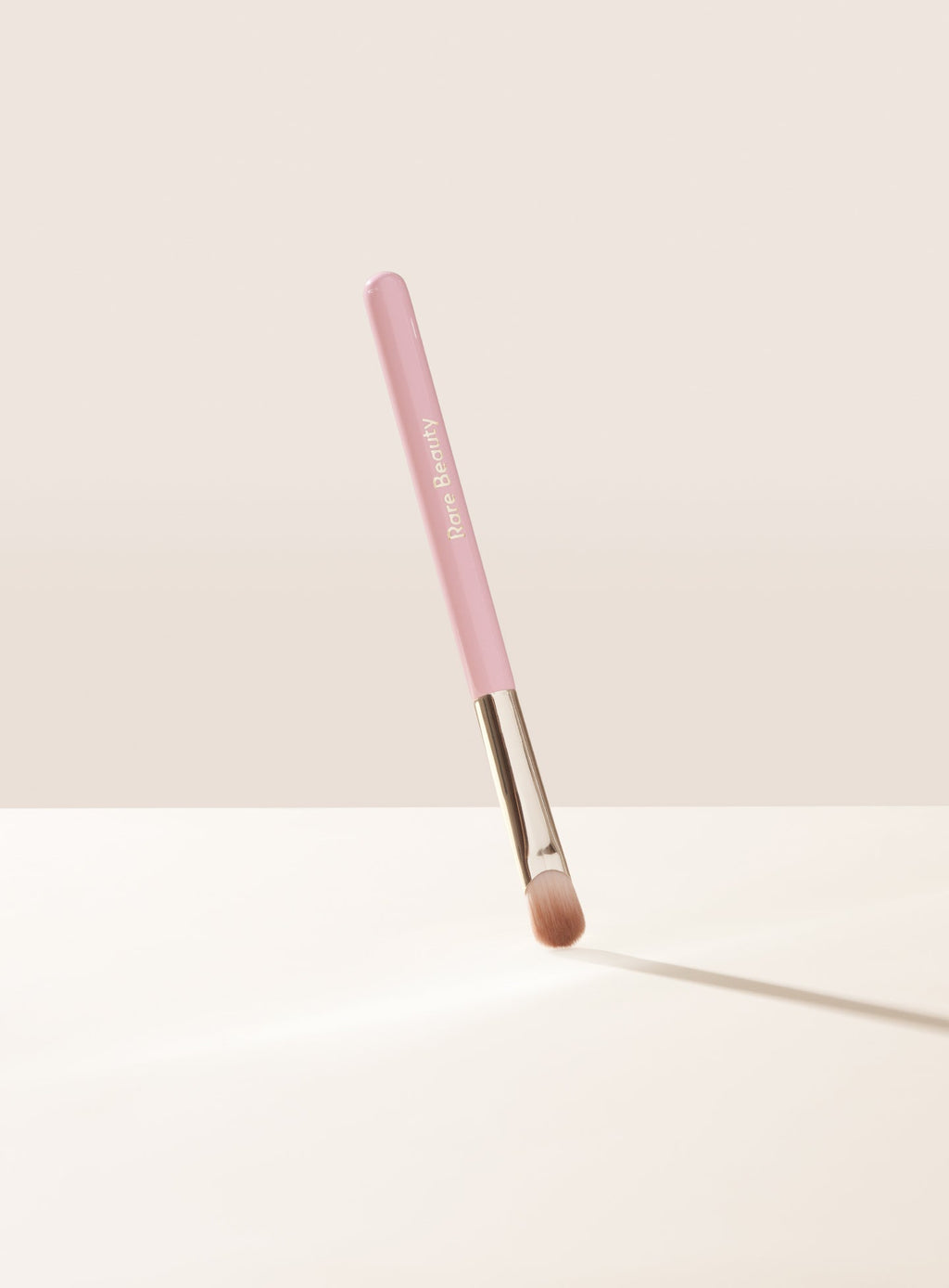 Stay Vulnerable All-Over Eyeshadow Brush by Rare Beauty
