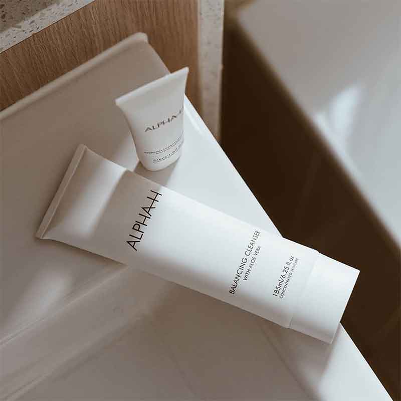 Balancing Cleanser with Aloe Vera by Alpha-H