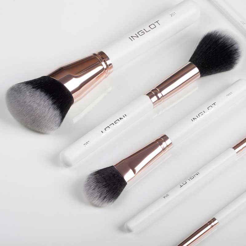 Fine Liner Brush 207 by Inglot