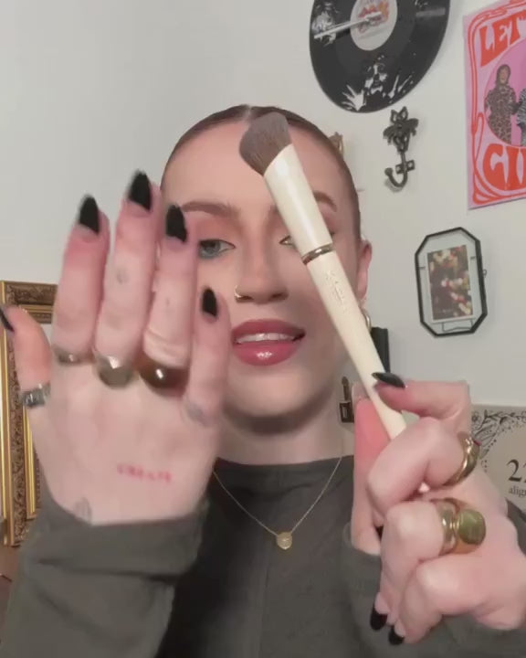 K15 Angled Concealer Brush by KASH Beauty